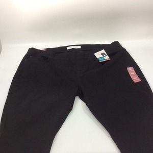 Levi Women's Plus 28S/26 Signature Pull-On Skinny Black Jeans Totally Shaping